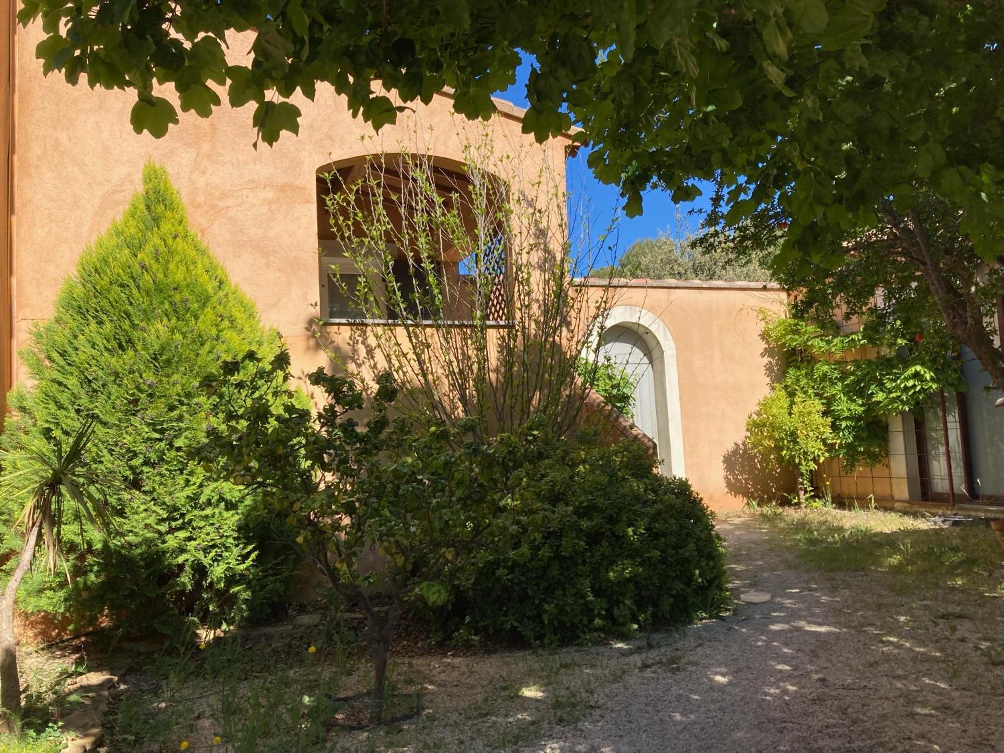 Le Patio Apartment Laouque Exterior photo